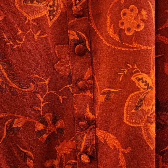 Torrid Plus Size 2 - Super Soft Button-front Seamed Top in Red - Picture 7 of 10